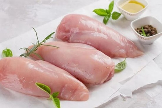 Thịt gà trắng tốt hơn thịt gà sẫm màu, đâu mới là câu trả lời chính xác nhất?