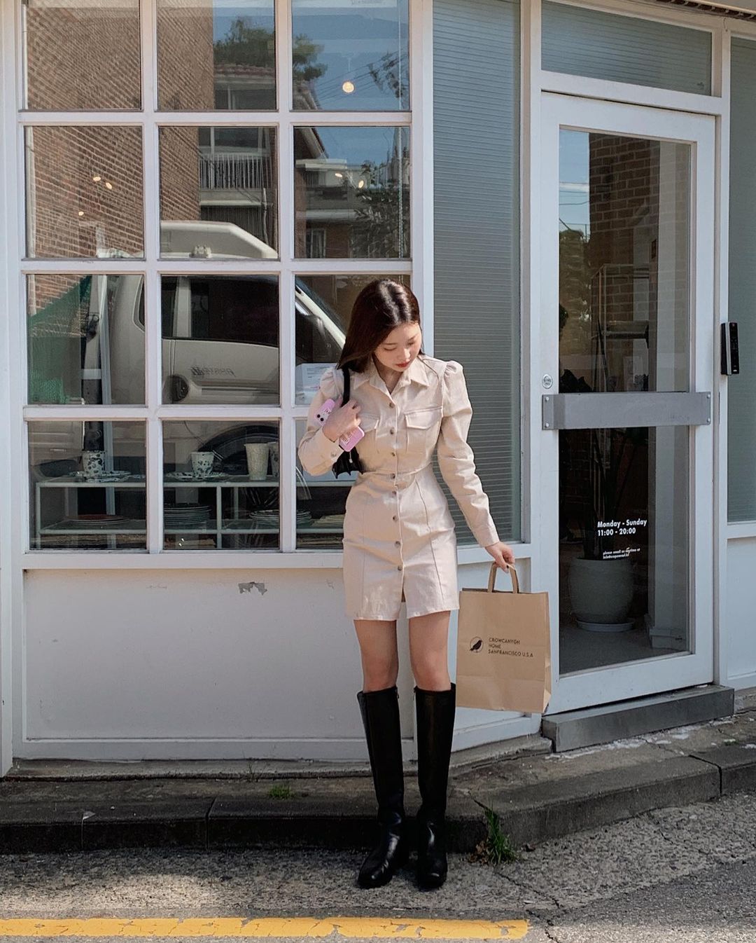 Học nàng blogger thấp bé cách diện boots cao cổ tôn dáng, sang chảnh-8