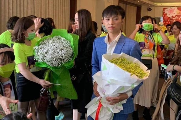 Bất ngờ với hình ảnh mới nhất của Hồ Văn Cường-8