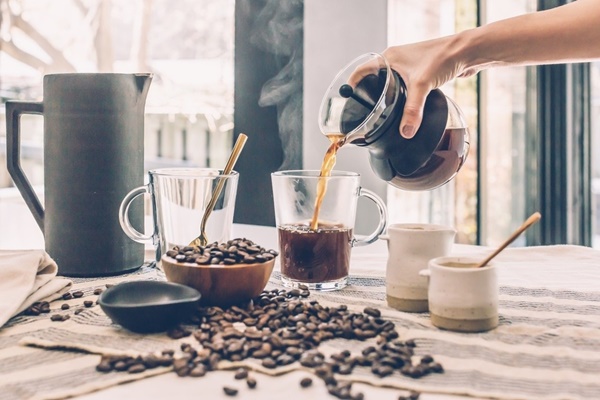 Nguy cơ tử vong tăng gấp đôi khi uống 2 tách cà phê trở lên mỗi ngày-1