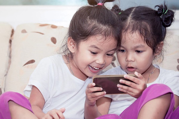 Con gái Bằng Kiều sở hữu bảng điểm khủng, nhìn vào lời nhận xét của giáo viên lại càng trầm trồ-6