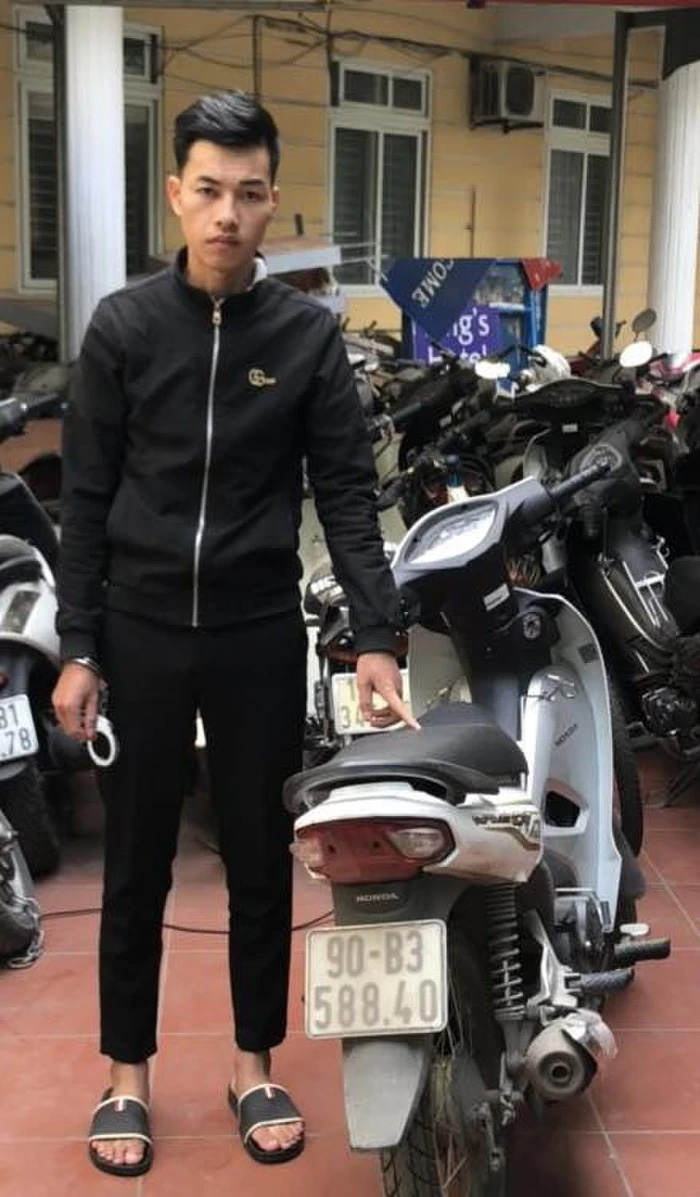 Đi trộm xe nhưng dắt bộ trên đường, thanh niên gặp công an rồi bị bắt giữ-1