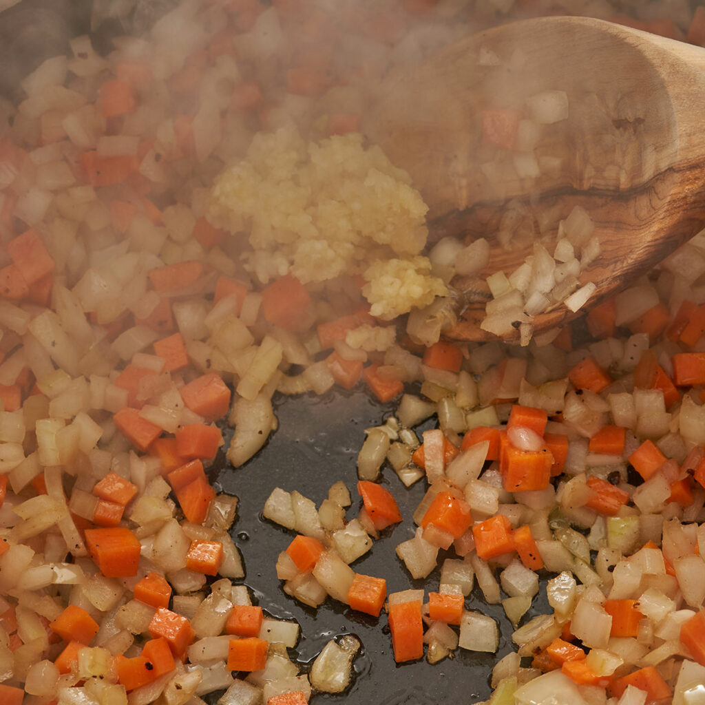 Mỳ ống sườn bò hầm ngon ngất ngây cho dịp cuối tuần-6