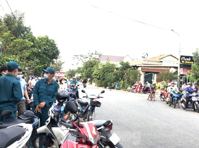 Vụ thi thể đầu gần lìa cổ ở Bình Dương: Tìm người đàn ông sống chung-1