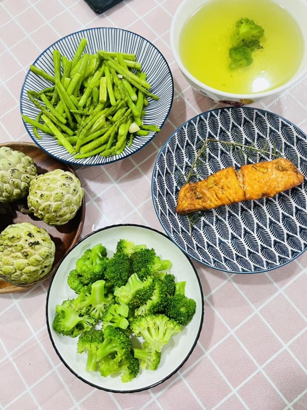 Cơm cữ chồng nấu cho vợ sinh mổ hấp dẫn, đầy đủ dưỡng chất khiến chị em tấm tắc khen: Chồng người ta-1