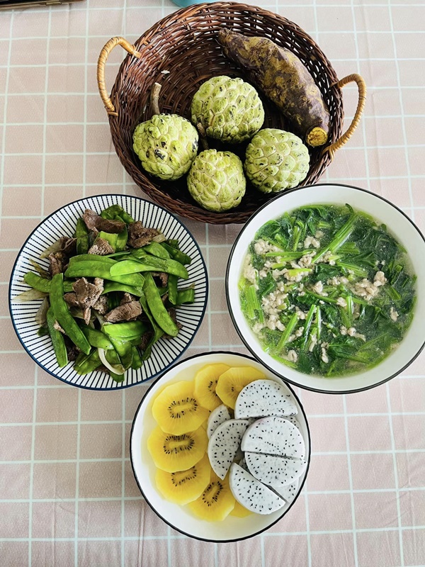 Cơm cữ chồng nấu cho vợ sinh mổ hấp dẫn, đầy đủ dưỡng chất khiến chị em tấm tắc khen: Chồng người ta-8