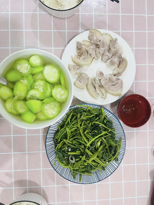 Cơm cữ chồng nấu cho vợ sinh mổ hấp dẫn, đầy đủ dưỡng chất khiến chị em tấm tắc khen: Chồng người ta-11