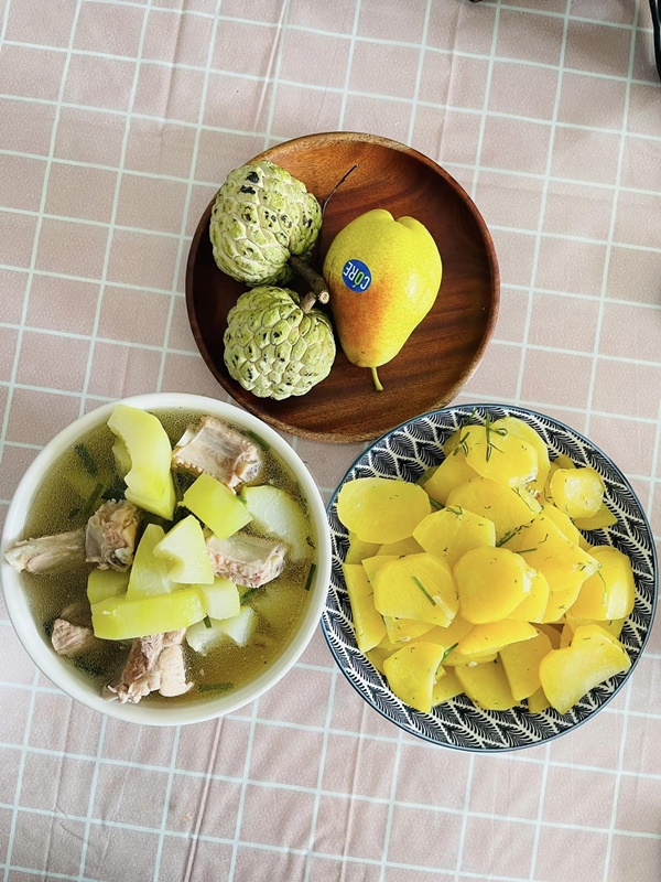 Cơm cữ chồng nấu cho vợ sinh mổ hấp dẫn, đầy đủ dưỡng chất khiến chị em tấm tắc khen: Chồng người ta-16