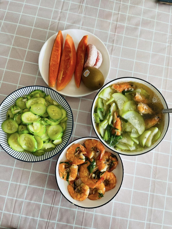 Cơm cữ chồng nấu cho vợ sinh mổ hấp dẫn, đầy đủ dưỡng chất khiến chị em tấm tắc khen: Chồng người ta-15