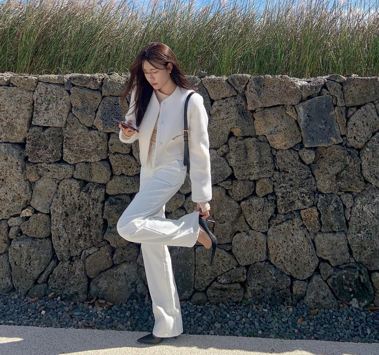 Áo khoác trắng có ít nhất 10 cách diện tinh tế-8