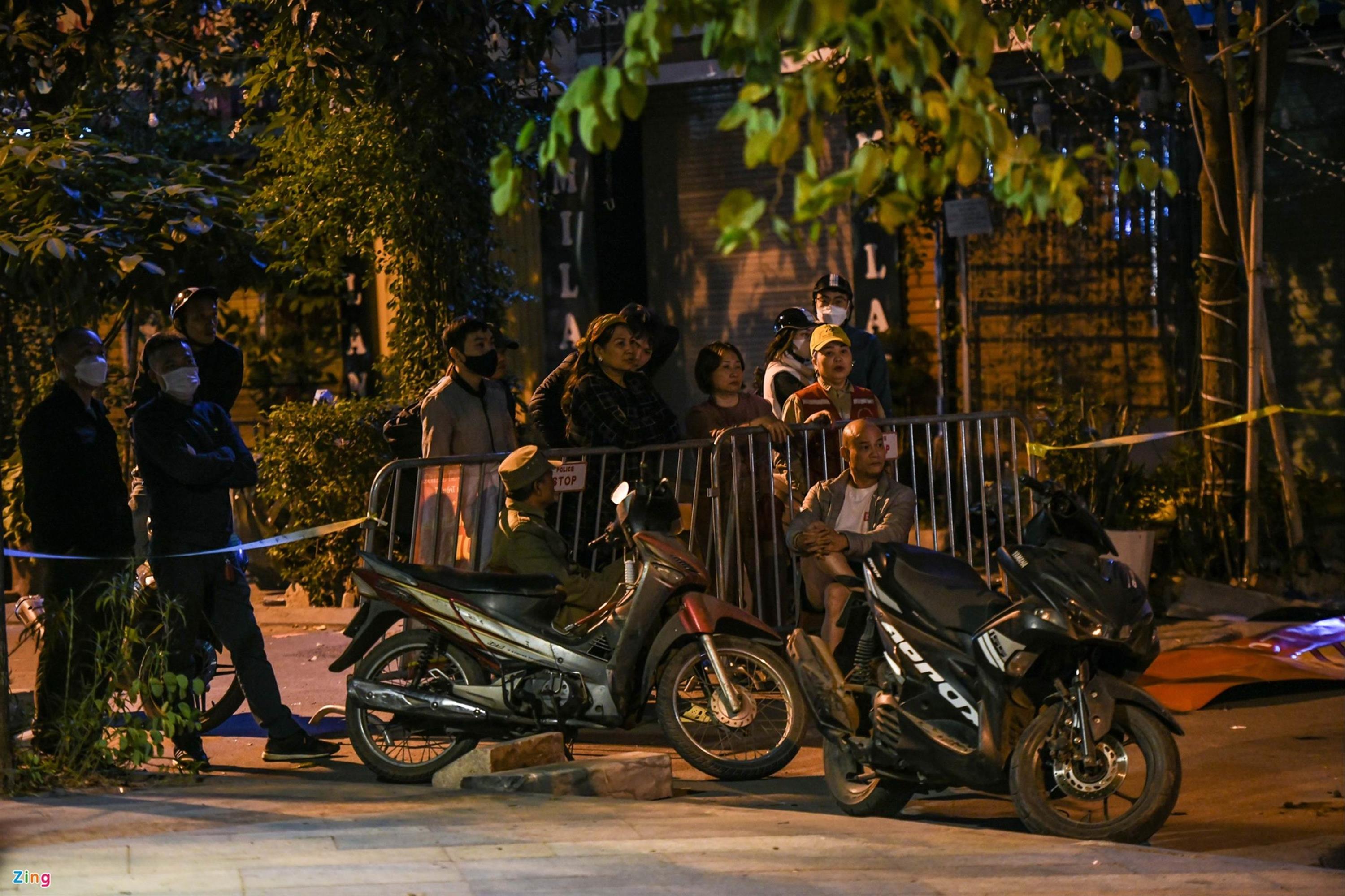 Hiện trường tan hoang sau vụ nổ khiến 3 người bỏng nặng ở Hà Nội-4