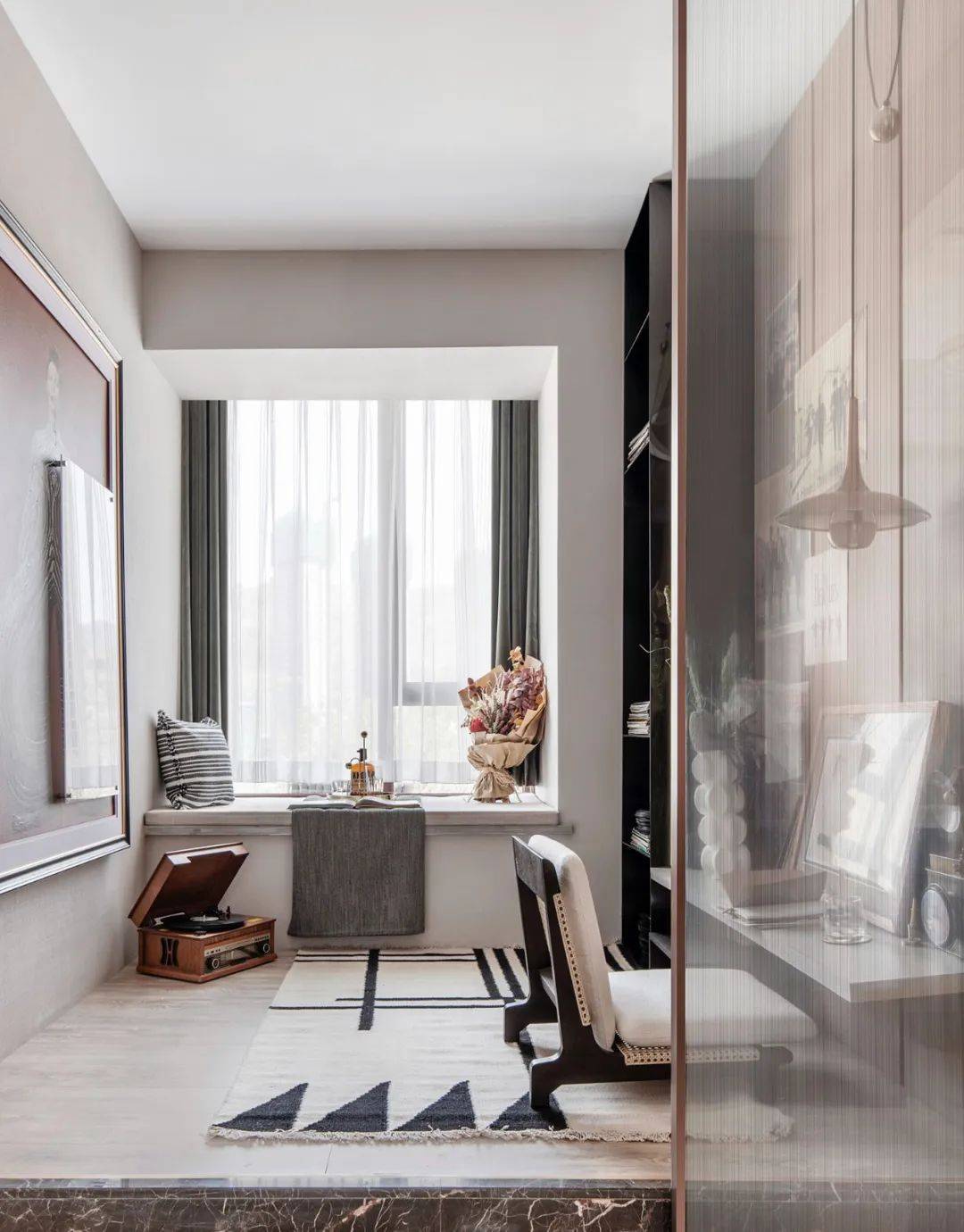 Căn hộ 75m2 phong cách mở với không gian trẻ trung, năng động nhưng vẫn không kém phần sang trọng và ấm áp-11