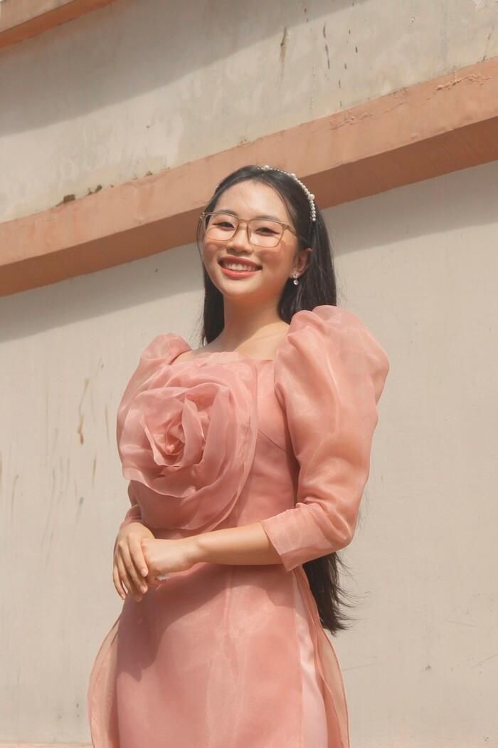 Đang hát thì bất ngờ gặp sự cố, Phương Mỹ Chi xử lý ra sao?-1
