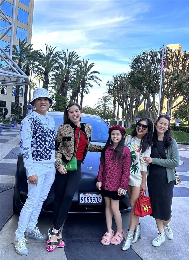 Phương Trinh Jolie giấu bụng bầu với áo 62 triệu giống Đỗ Mỹ Linh-2