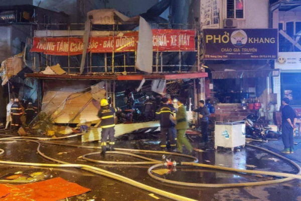 Mưa tuyết xuất hiện trên đỉnh Fansipan-4