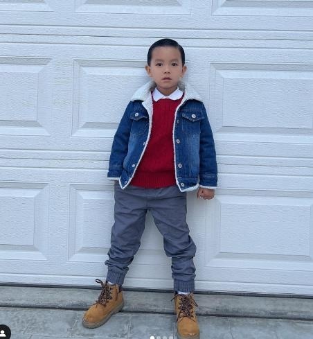 Giàu như Phạm Hương vẫn cho con trai mặc lại đồ cũ trong ngày sinh nhật-2