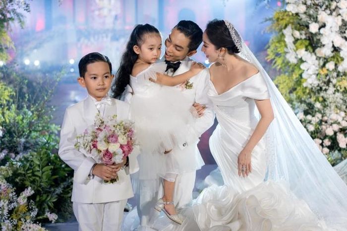 Phan Hiển giải đáp thắc mắc không thấy con gái Anna xuất hiện trong lễ cưới-4