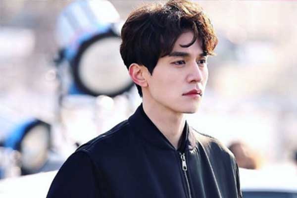 Sau khi ly hôn, vợ cũ đến mừng sinh nhật mẹ tôi, ăn cơm xong tiễn cô ấy về, tình cờ nhìn vào túi xách tôi đã khóc-2