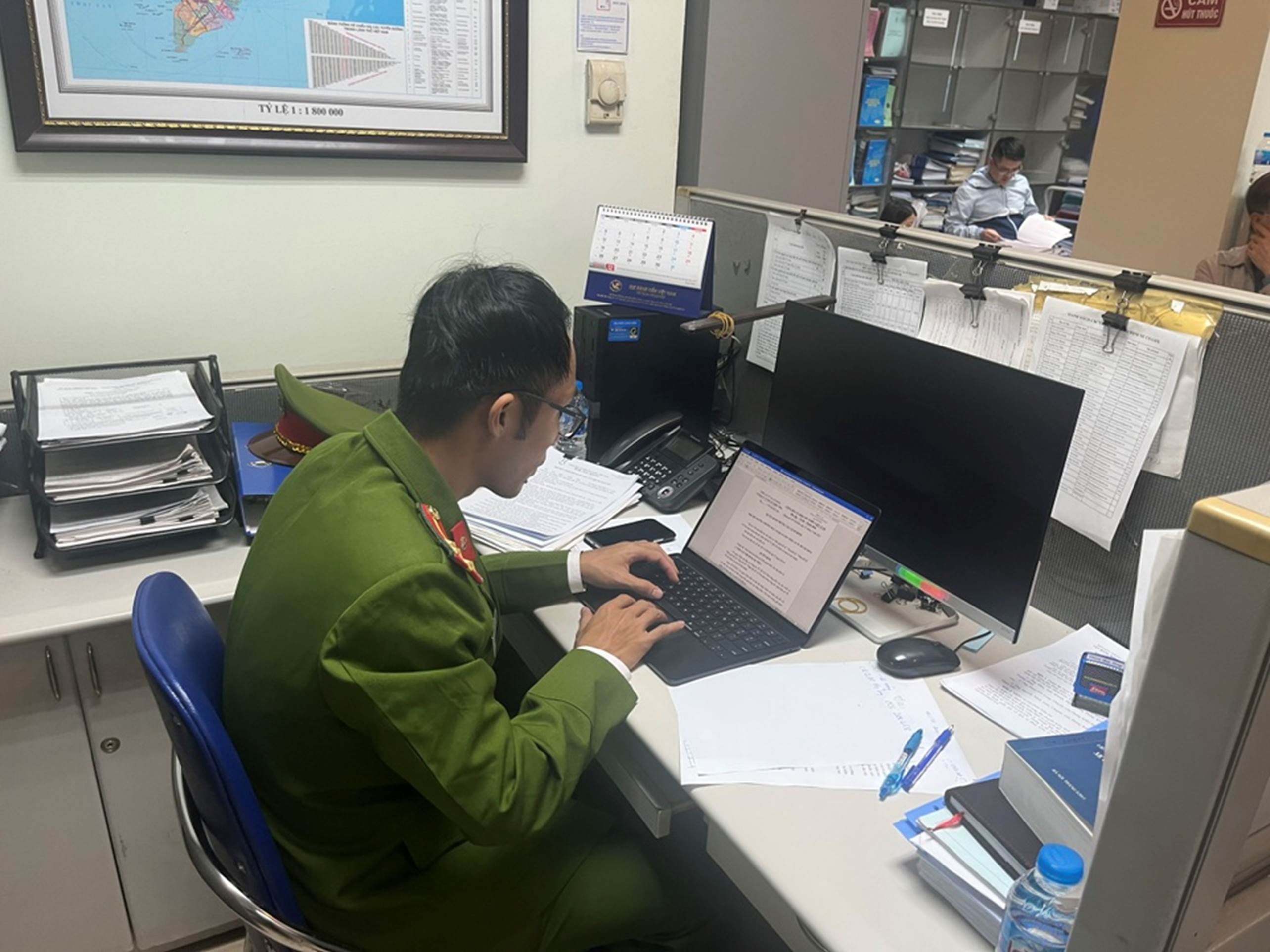 Khám xét tại trụ sở Cục Đăng kiểm Việt Nam-3
