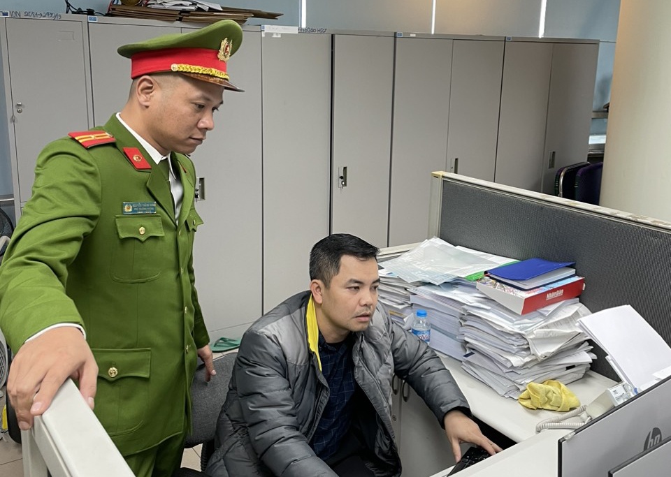 Khám xét tại trụ sở Cục Đăng kiểm Việt Nam-6