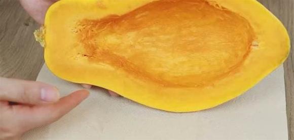 Khi mua bí ngô vào mùa đông, đừng chỉ nhìn vào kích thước của chúng, nông dân trồng bí: 4 điểm này sẽ mua được bí dẻo và ngọt-9