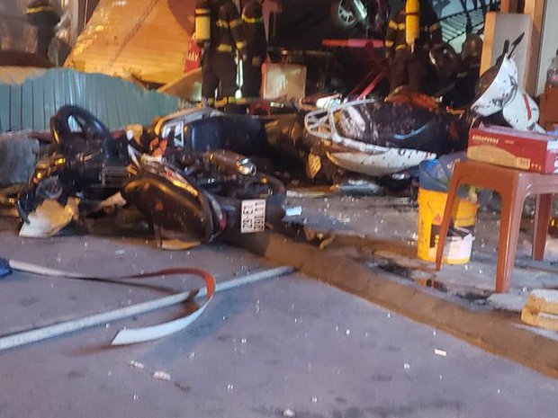 Vụ nổ kinh hoàng ở tiệm sửa xe ở Hà Nội: Có thể xử lý hình sự người mua thuốc nổ về cuốn pháo?-2