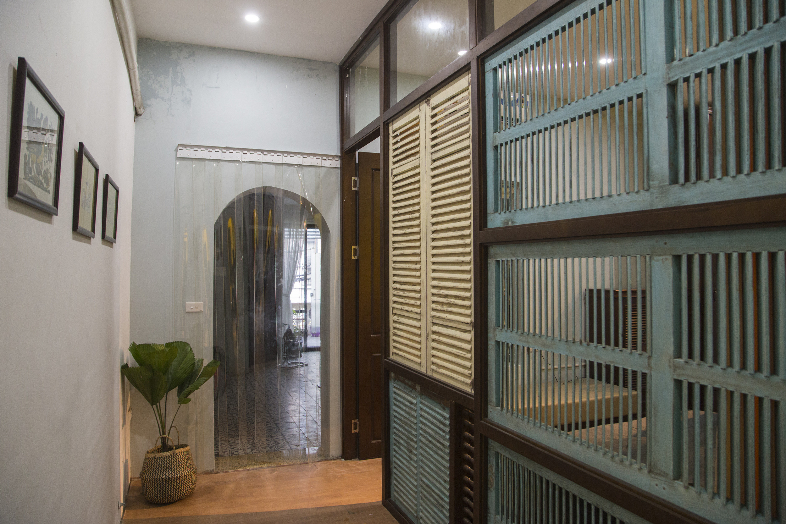 Chi 300 triệu cải tạo nhà kho ở phố cổ Hà Nội thành căn hộ đẹp, sang trọng-14