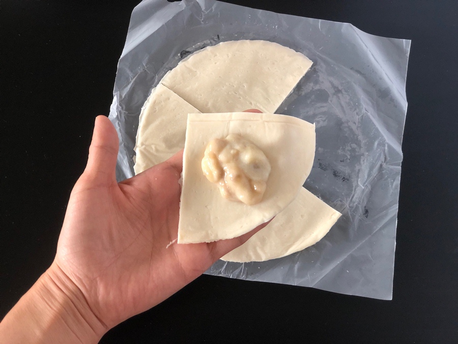 Dùng nồi chiên không dầu làm bánh chuối thơm giòn, trời lạnh ăn thì quá hợp!-3