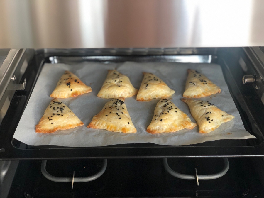 Dùng nồi chiên không dầu làm bánh chuối thơm giòn, trời lạnh ăn thì quá hợp!-6