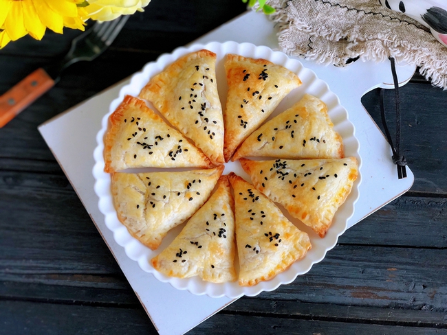 Dùng nồi chiên không dầu làm bánh chuối thơm giòn, trời lạnh ăn thì quá hợp!-7