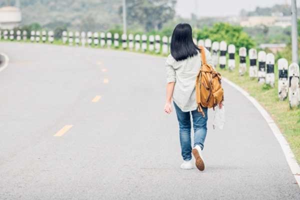 Chồng giấu quỹ đen 500 triệu trong lò sưởi mà không cho vợ biết, chết đứng ngày đi làm về-2