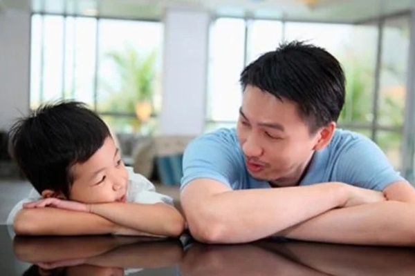 Con trai Bảo Thy chuẩn rich kid sinh ra từ trứng nước, đeo kính đôi hàng hiệu chục triệu với mẹ-8