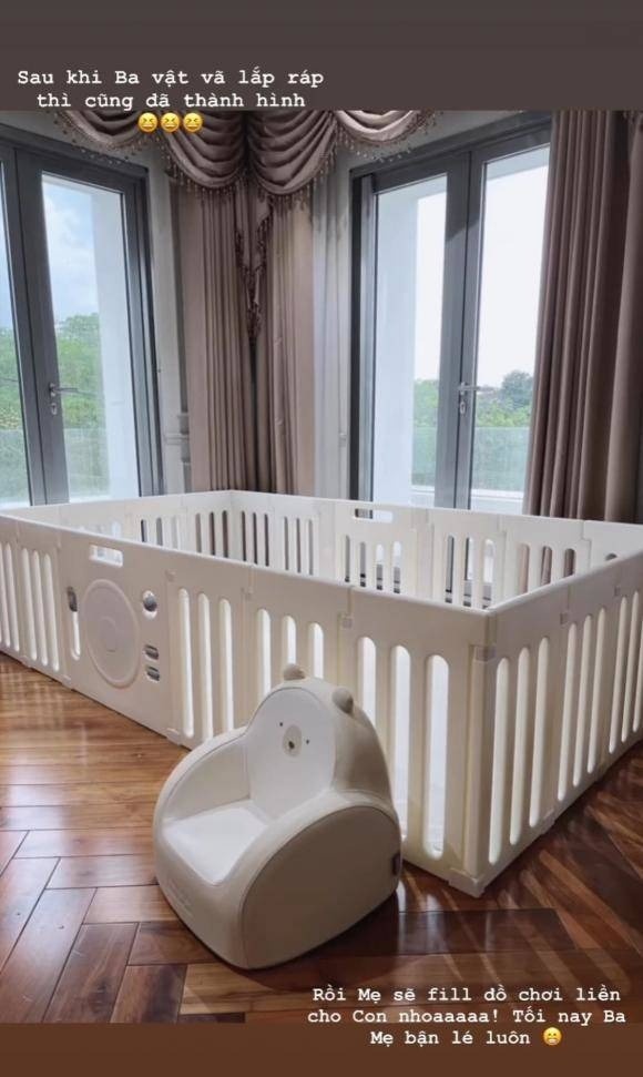 Con trai Bảo Thy chuẩn rich kid sinh ra từ trứng nước, đeo kính đôi hàng hiệu chục triệu với mẹ-7