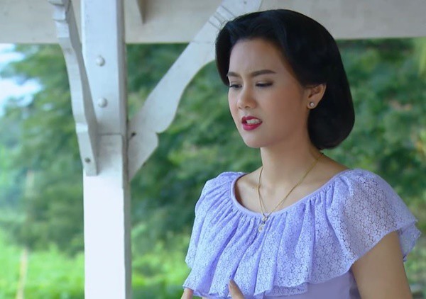 Chị gái qua đời anh rể vứt chăn gối cưới, tôi mang về thì đờ đẫn nhìn một thứ trong gối-1