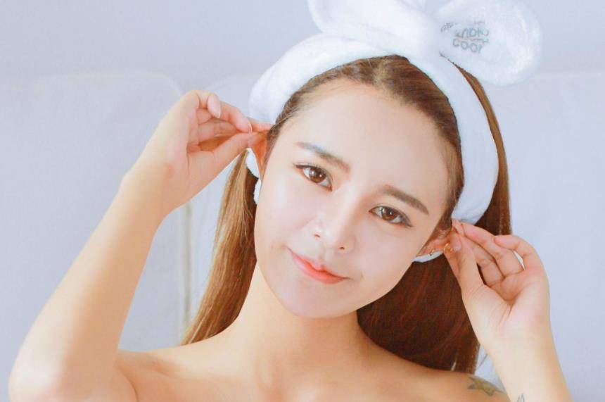 Bạn trai cũ của vợ nhắn tin lúc nửa đêm Anh nhớ em”, người chồng trả lời thay vợ Tối nay chồng em không có nhà…”-1