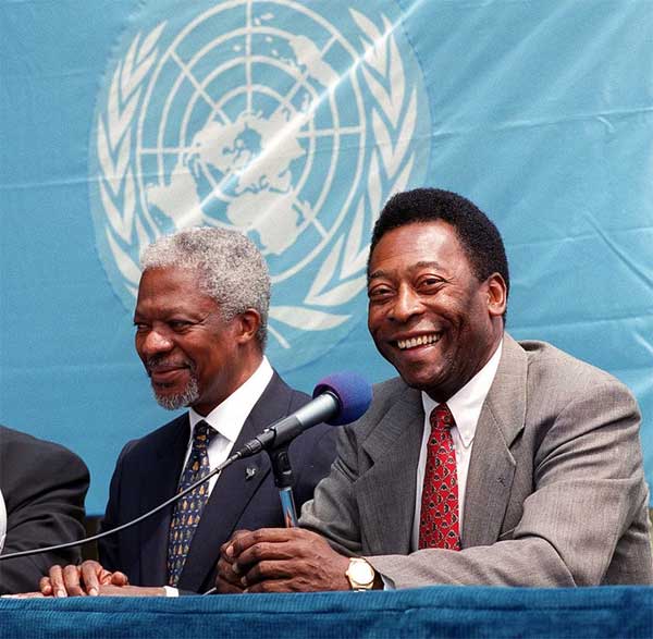 Vua Pele qua đời, thế giới bóng đá thổn thức-8