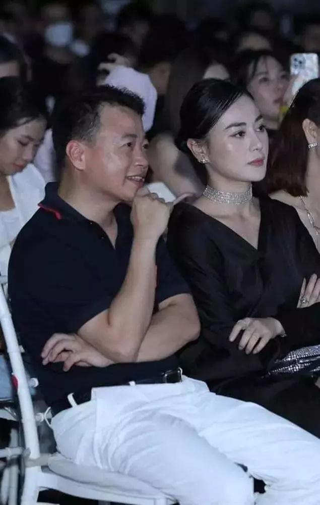 Shark Bình - Phương Oanh lộ ảnh tình tứ, dập lời đồn chia tay-7