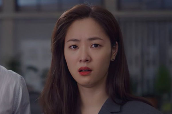 Mẹ chồng bị bệnh, tôi chăm sóc tận tình, lúc khỏi bệnh bà cho em chồng 200 triệu, lại chỉ cho tôi cái tủ lạnh cũ, lúc mở ra thì sửng sốt-2