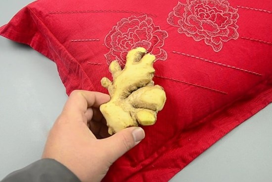 Đặt vài lát gừng ở đầu giường: Lợi ích tuyệt vời, cả nam và nữ đều cần, nhất là vào mùa đông