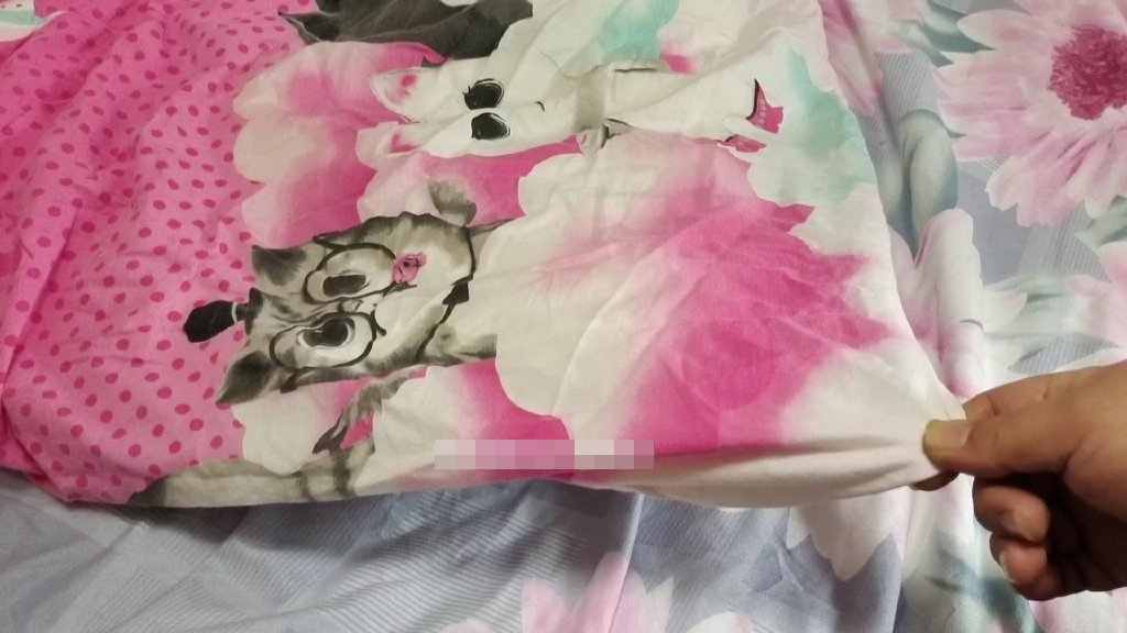 Ruột chăn bông xô lệch trong vỏ gây khó chịu, chỉ cần một chiếc khẩu trang sẽ giải quyết mọi rắc rối-5