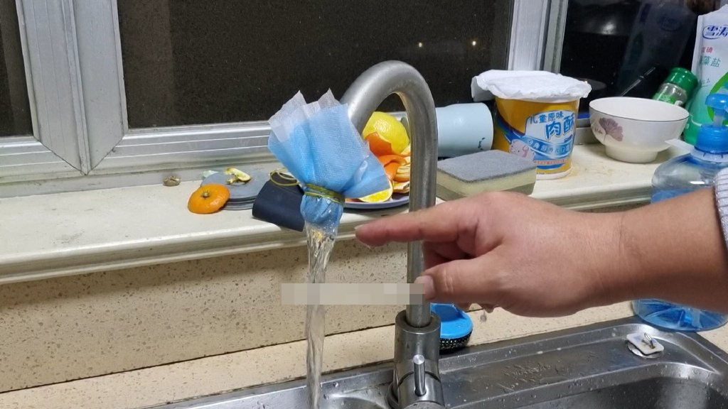 Ruột chăn bông xô lệch trong vỏ gây khó chịu, chỉ cần một chiếc khẩu trang sẽ giải quyết mọi rắc rối-10