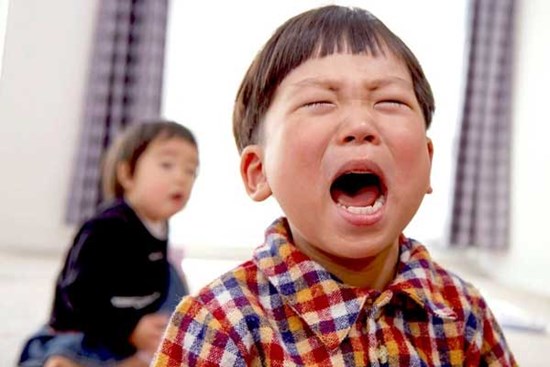 Bố mẹ thấy trẻ có 3 biểu hiện sau cần chỉnh đốn sớm