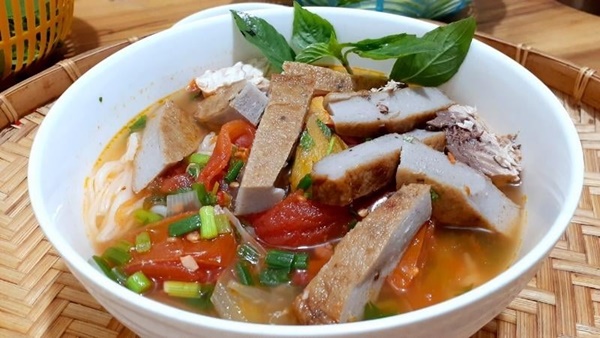 Mách bạn cách làm bún chả cá Nha Trang đúng chuẩn hương vị biển-1