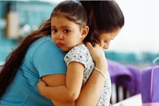 Sau bao năm bôn ba nơi xứ người, vợ trở về và dắt theo một đứa trẻ khiến tôi 'chết lặng'