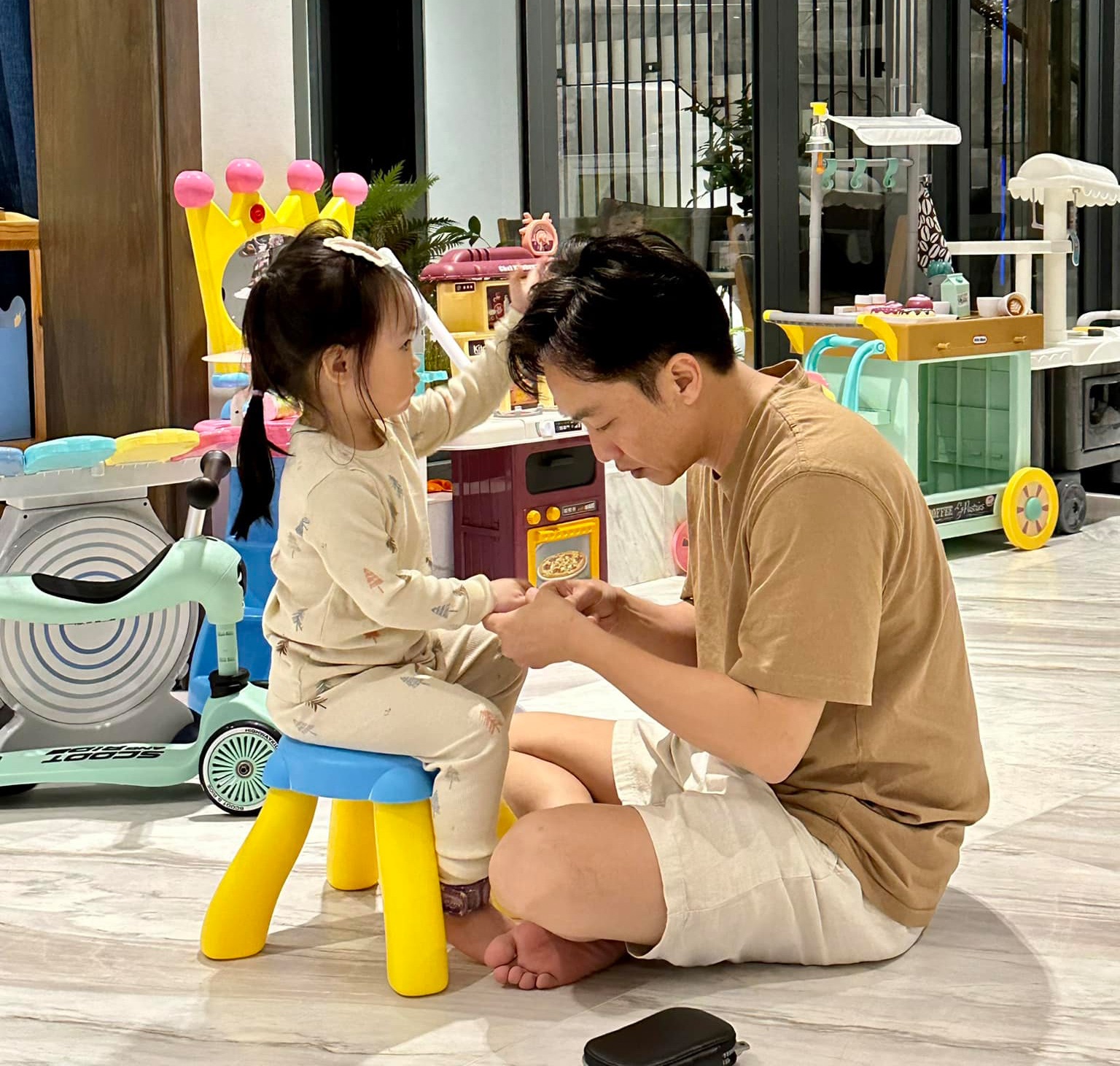 Cường Đô la đăng ảnh siêu xe 40 tỷ, nói 1 câu về vợ gây chú ý-3