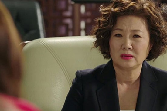 Đưa mẹ chồng đi làm đẹp và phản ứng của bố chồng làm tôi bất ngờ