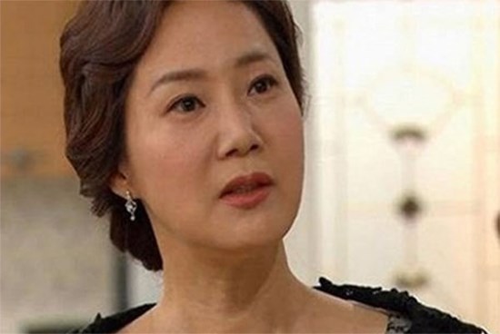 Mẹ chồng bị bệnh, dâu lớn chi 50 triệu, dâu thứ chi 80 triệu, dâu út nói 1 câu choáng váng
