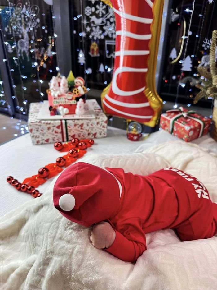 Vợ mẫu Tây và Bùi Tiến Dũng hạnh phúc ngọt ngào bên con trai-4