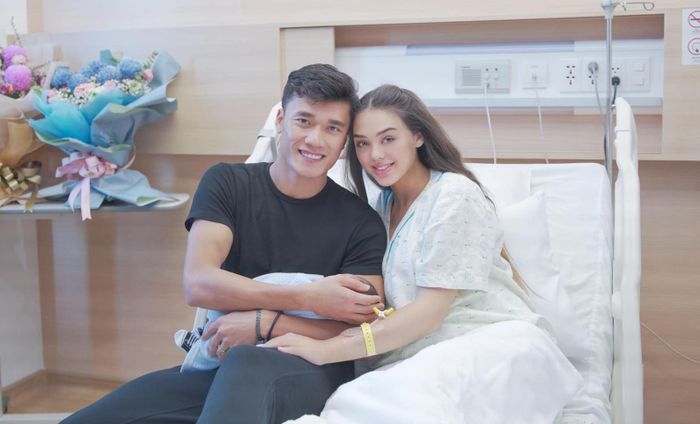 Vợ mẫu Tây và Bùi Tiến Dũng hạnh phúc ngọt ngào bên con trai-1