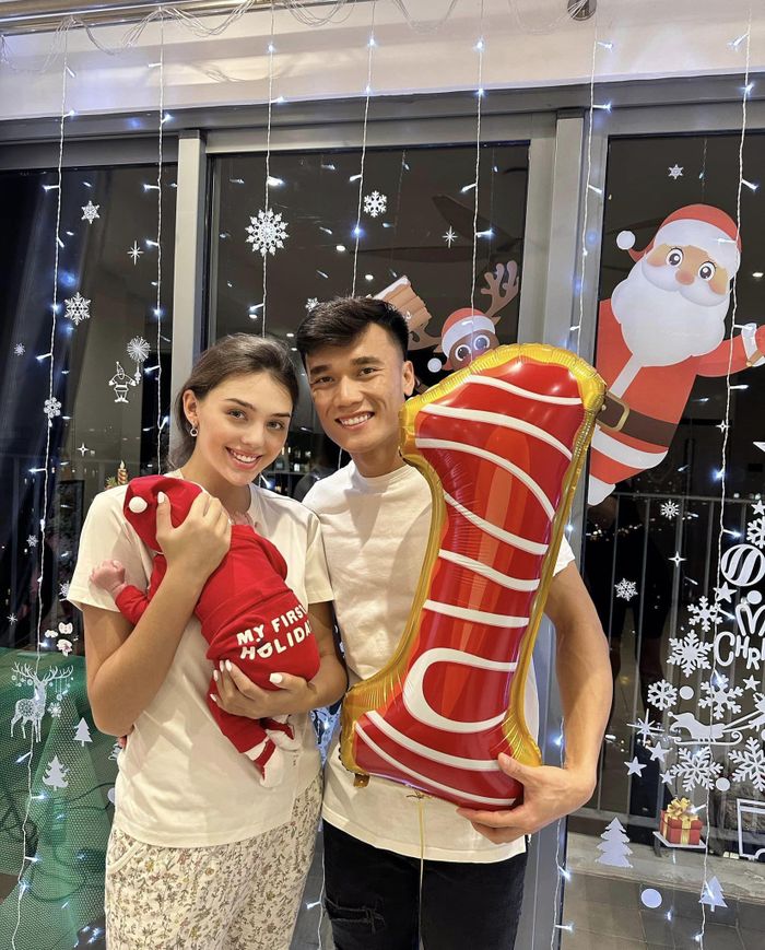 Vợ mẫu Tây và Bùi Tiến Dũng hạnh phúc ngọt ngào bên con trai-2